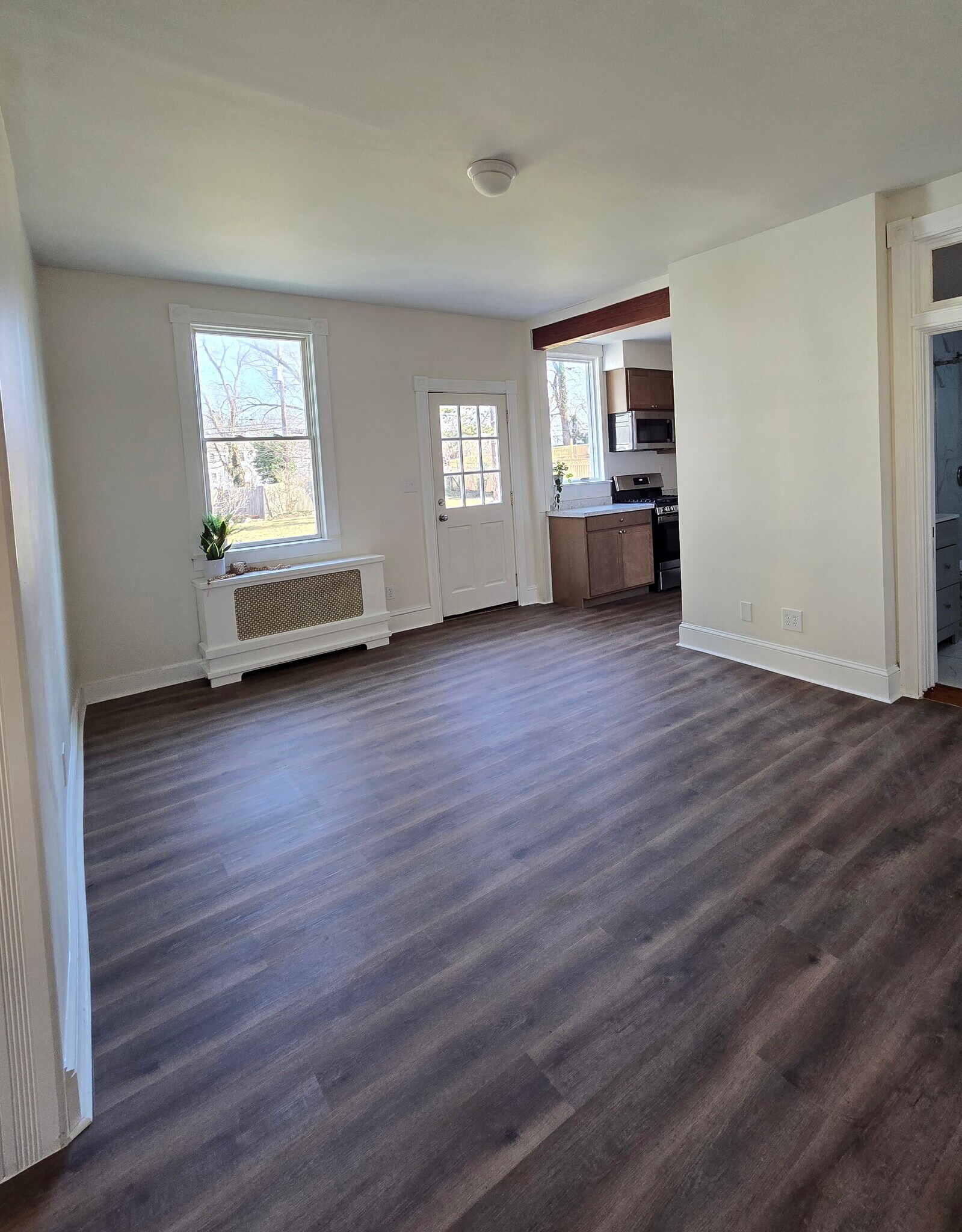 Building Photo - 100 Melvin Ave