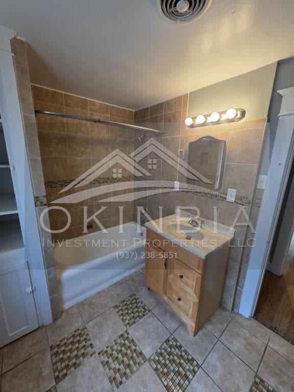 Building Photo - 216 Knecht Dr