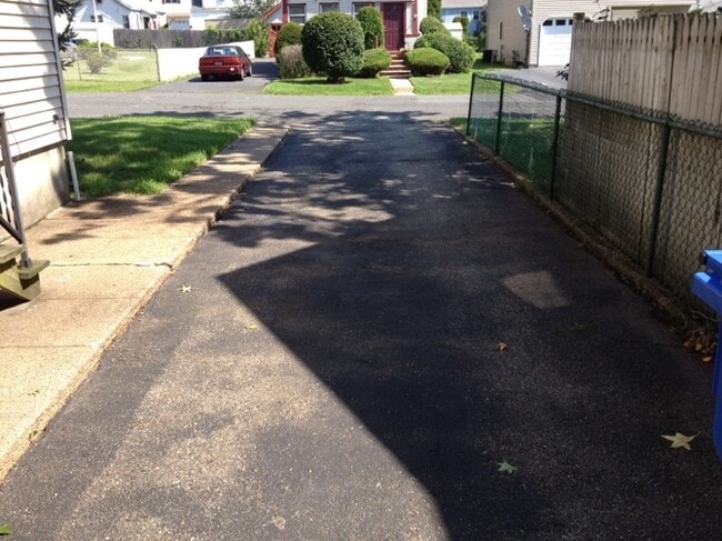 Building Photo - 17 Wright St