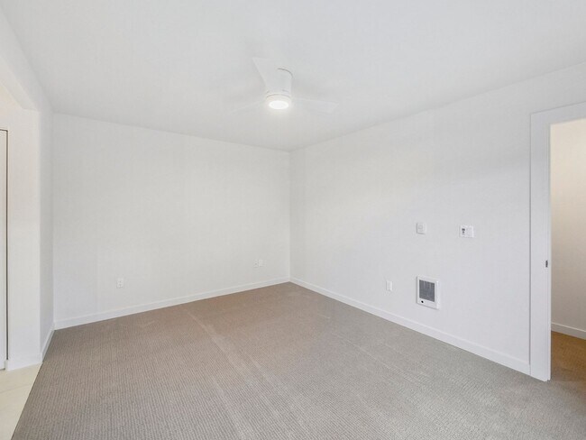 Building Photo - 1434 NE Covington Ln
