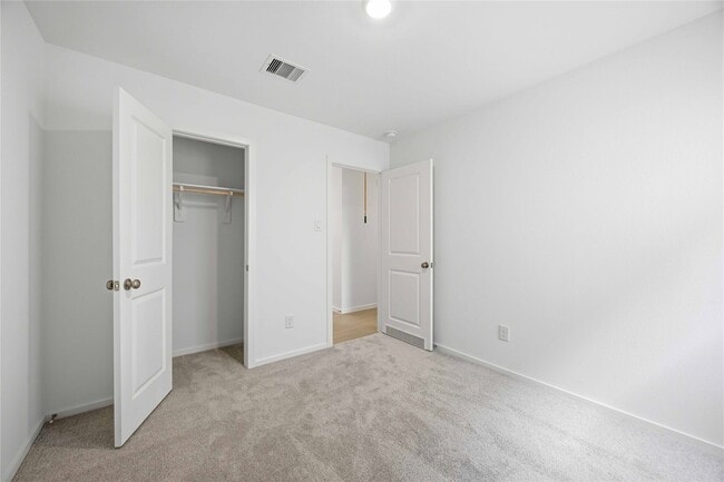 Building Photo - 16842 Spotted Oak Dr