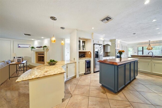 Building Photo - 6218 Wynnwood Ln