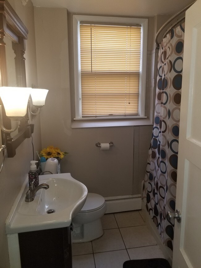 Building Photo - 5536 Nicollet Avenue, Unit 5