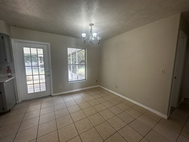 Building Photo - 3764 SE 67th Pl