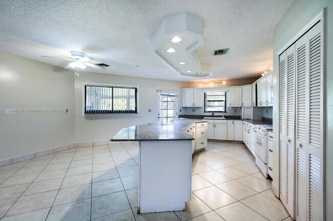 Building Photo - 161 SW 129th Ave