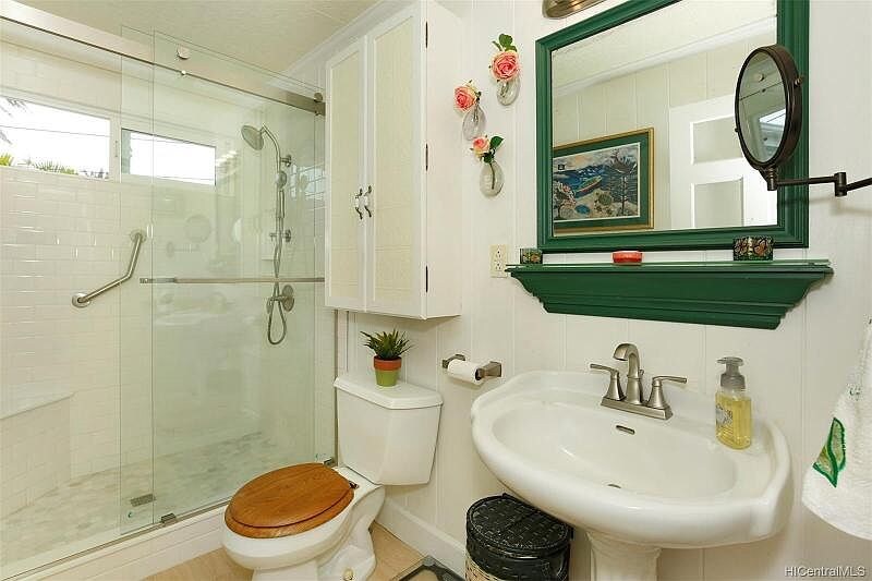 Building Photo - 1132 Mapuana St