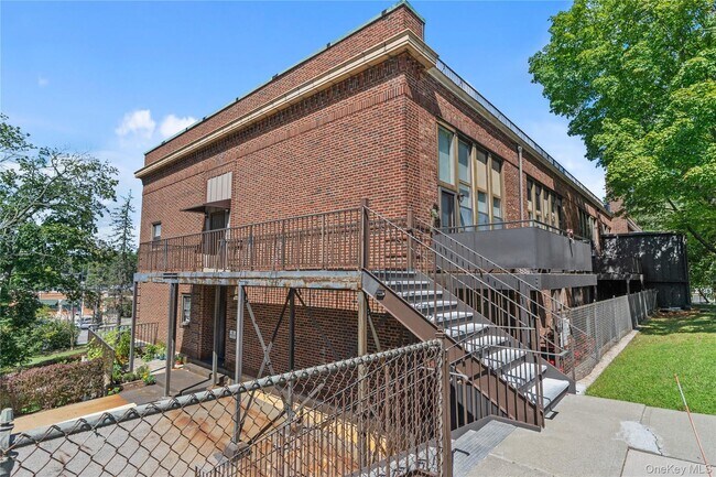 Building Photo - 60 Kensico Rd