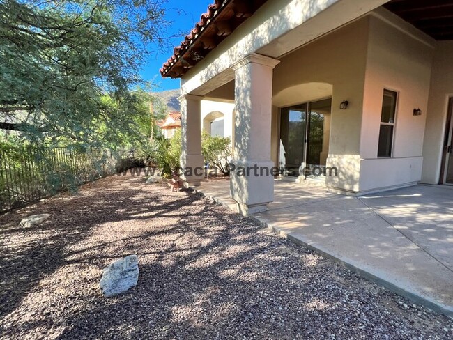 Building Photo - Beautiful Fairway Home on Arizona National