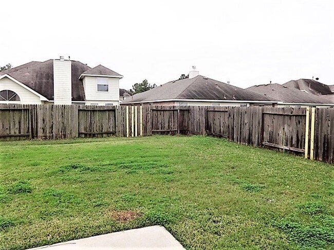 Building Photo - 9031 Ferndale View Dr