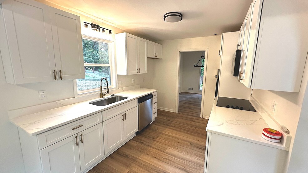 Building Photo - 6415 El Caudillo Ct