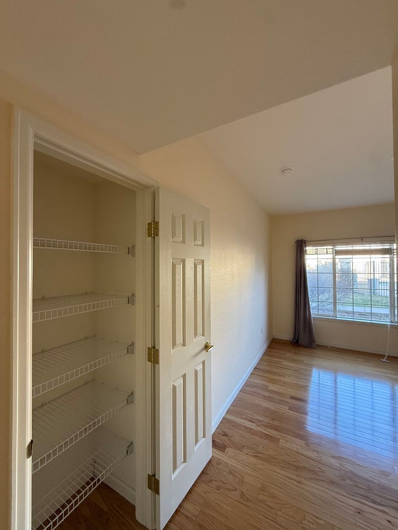 Building Photo - 9913 E Carolina Cir