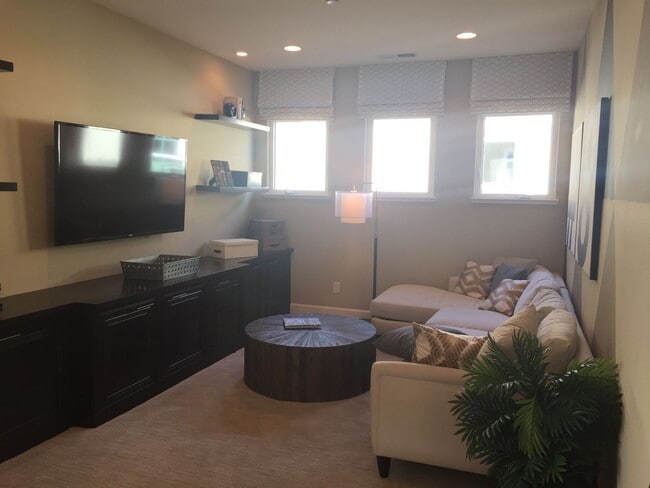 Building Photo - Gorgeous Former Model Home with