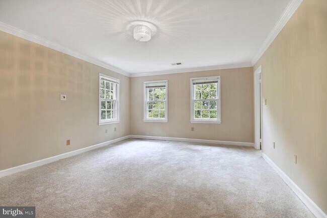 Building Photo - 8217 Lochinver Ln
