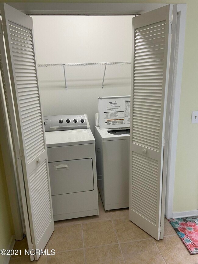 Building Photo - 1507 Military Cutoff Rd