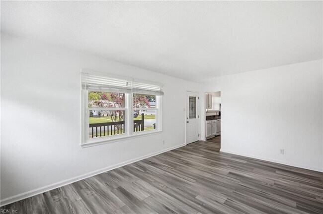 Building Photo - 5545 Aragon Dr