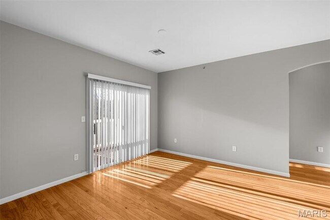 Building Photo - 42 Kassebaum Ln