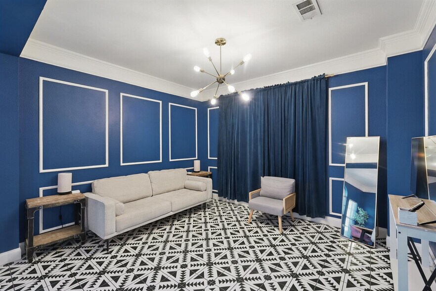 Building Photo - 1529 Arrowhead Ln