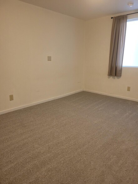 Building Photo - 2407 Saint Louis Dr