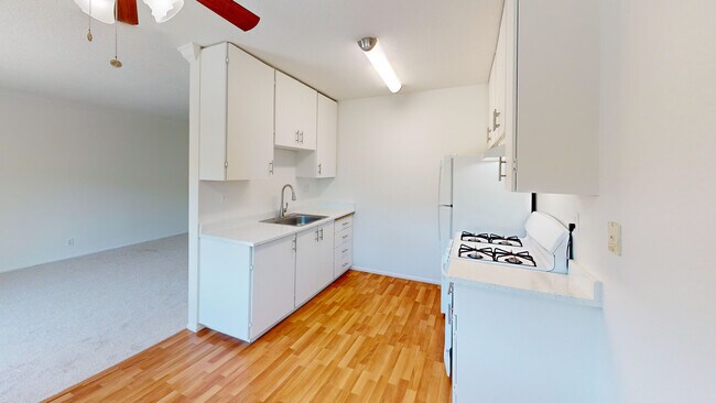 Building Photo - 998 Ignacio Blvd