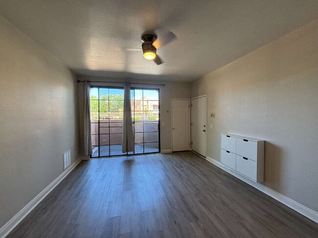 Building Photo - 2 Bed, 2 Bath condo, ground floor unit