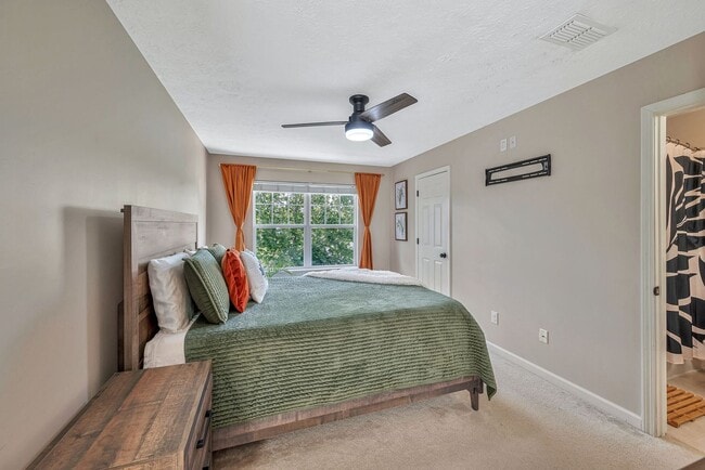 Building Photo - 412 Flintlock Ct