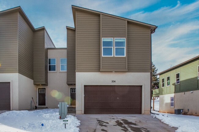 Building Photo - Brand New Woodland Park Townhome!