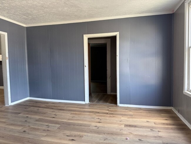 Building Photo - Charming Home Available