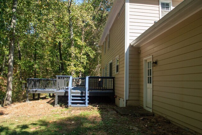 Building Photo - 1930 Oak Ridge Ct