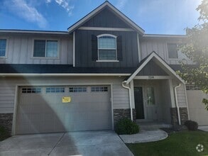 Building Photo - F7214