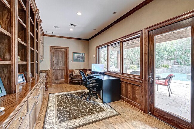 Building Photo - 9310 Oakford Ct