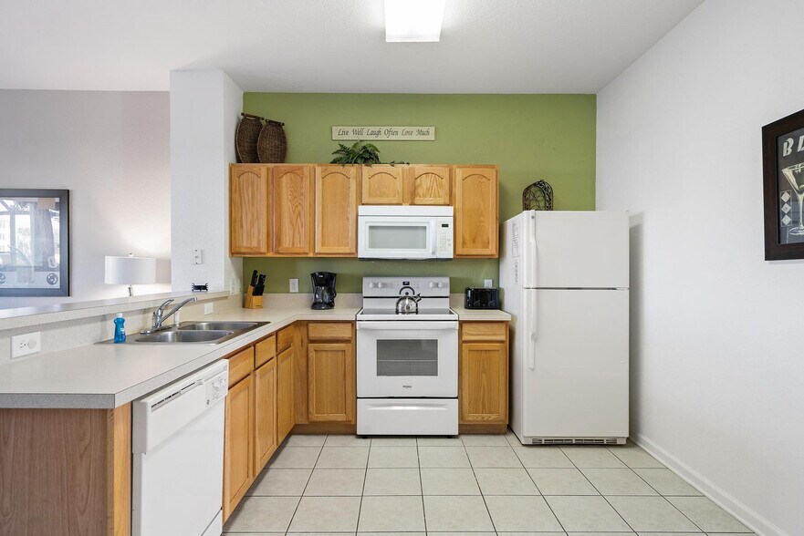 Building Photo - 2563 Maneshaw Ln