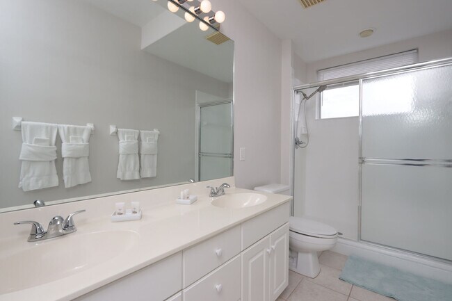Building Photo - 9170 Southmont Cove