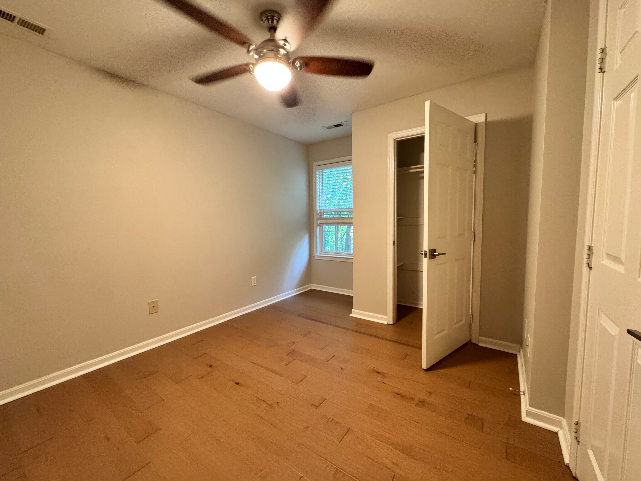 Building Photo - 104 Hamlin Dr