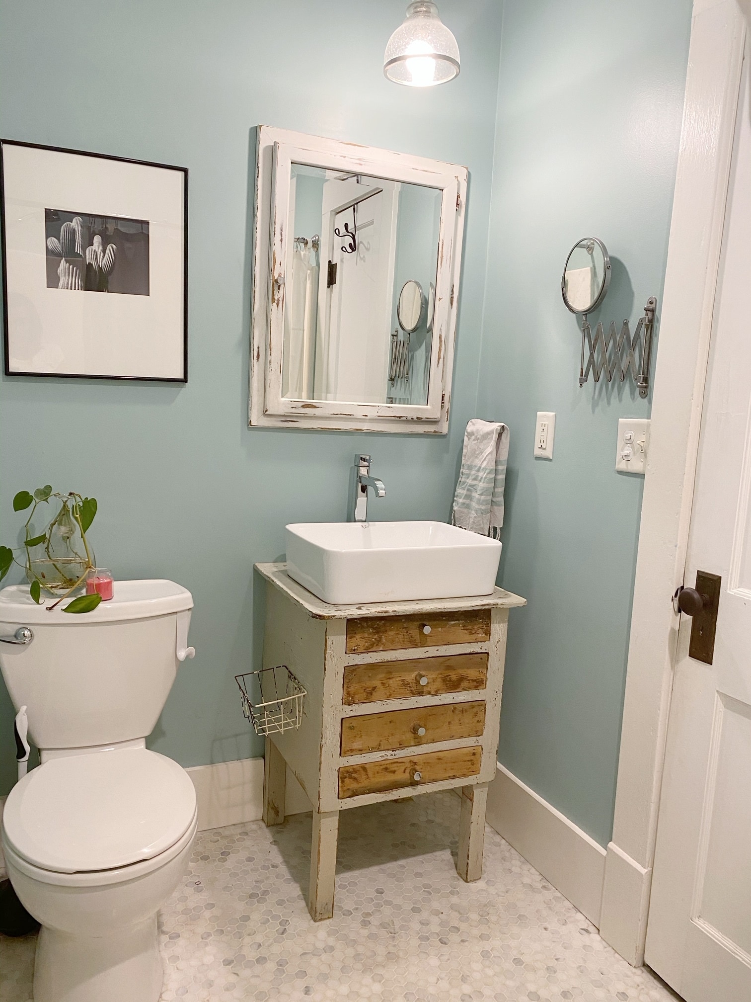 Bath - 1003 Egan St