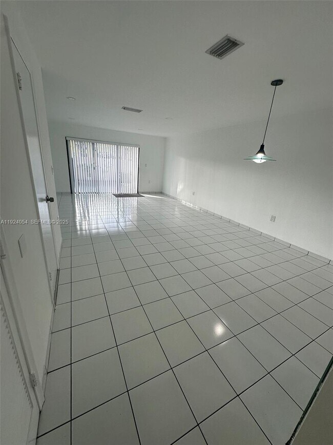 Building Photo - 6346 SW 136th Ct