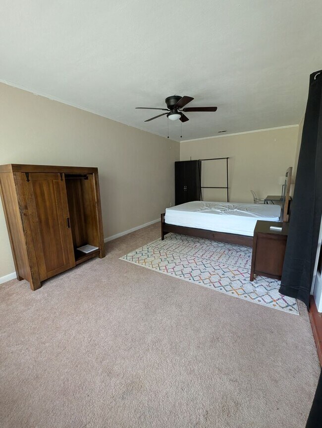 Building Photo - Oakland Terrace rental home