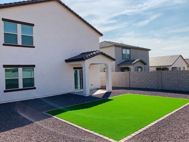 Building Photo - Home in Litchfield Park at Canyon Views! 5bd 4.5ba