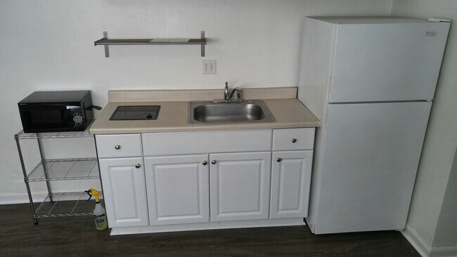 Building Photo - 5042 W Point Loma Blvd