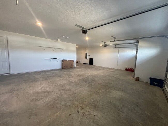 Building Photo - The best of the best in On Top of The World