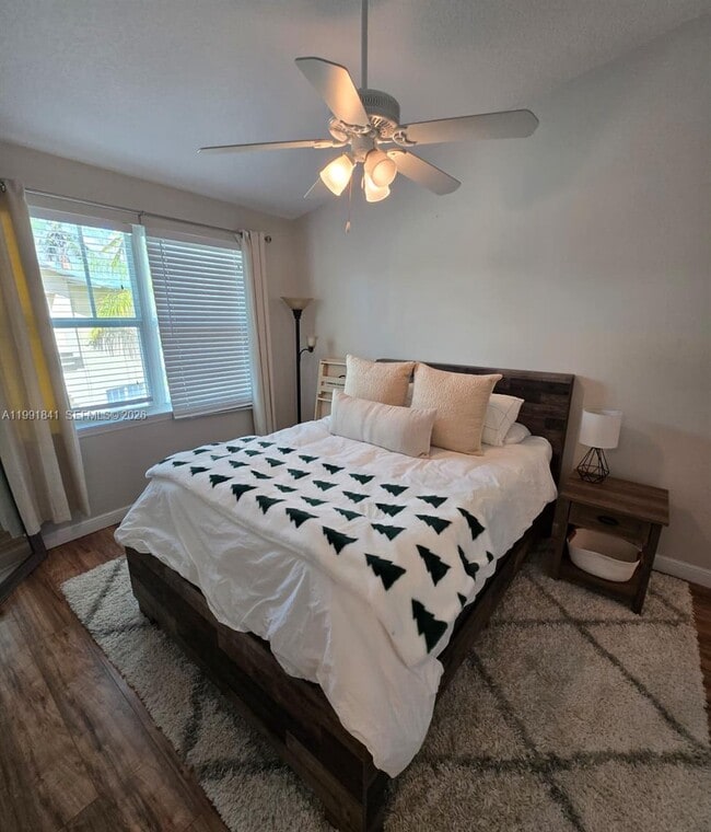 Building Photo - 806 SE 14th St