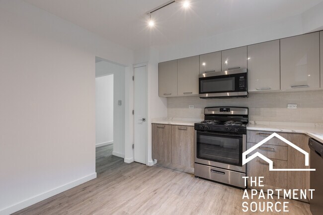 Building Photo - 7621 N Sheridan Rd