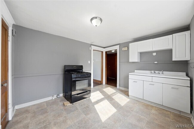 Building Photo - 220 Dartmouth Ave