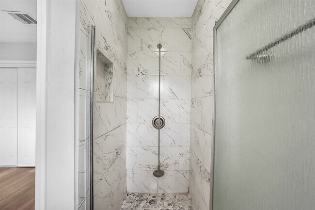 Building Photo - 10987 Fairland Dr