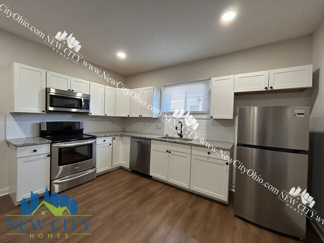 Building Photo - 1390-1392 Sullivant Ave, Columbus OH 43223