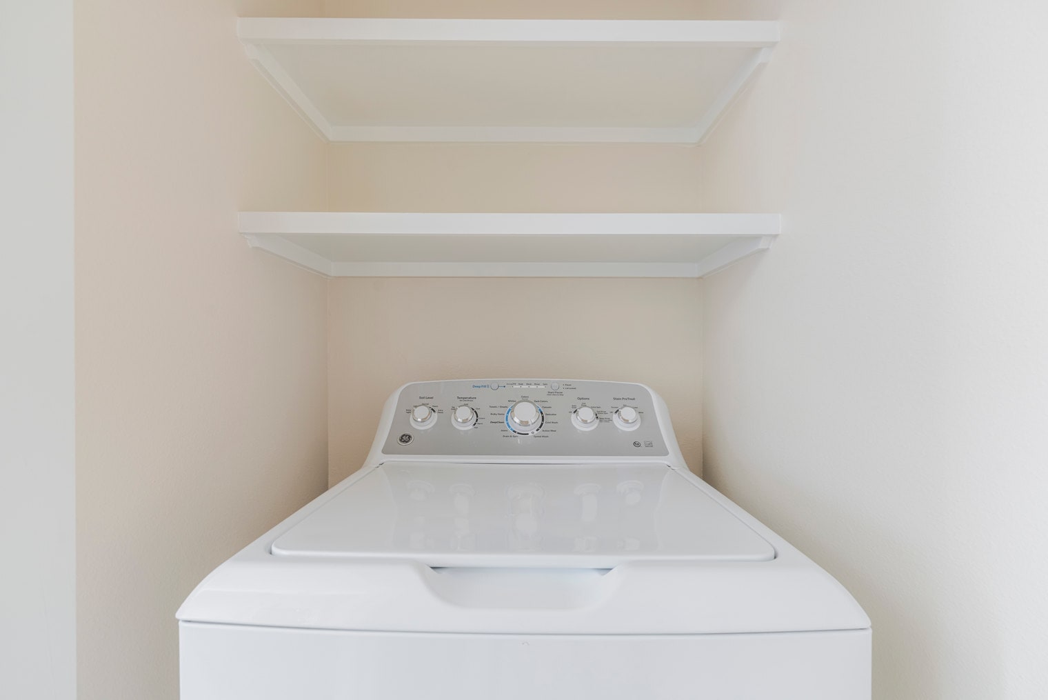 Building Photo - 1501 W Howard Ln