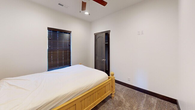 Building Photo - Partially Furnished Home