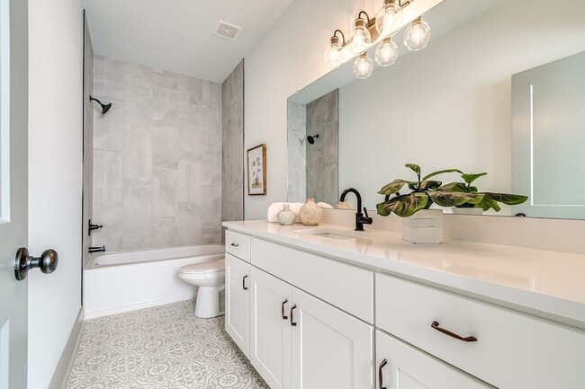 Building Photo - 1603 Porter Ave