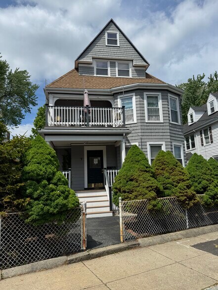 Building Photo - 7 Alcott St