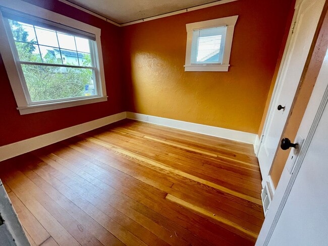 Building Photo - Beautiful 3bd/1bath South Tabor Bungalow w...