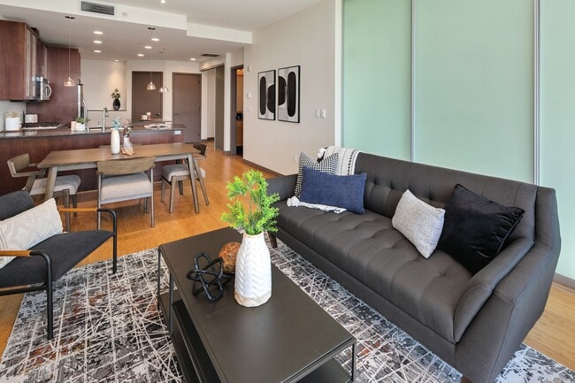 Building Photo - 2033 2nd Ave